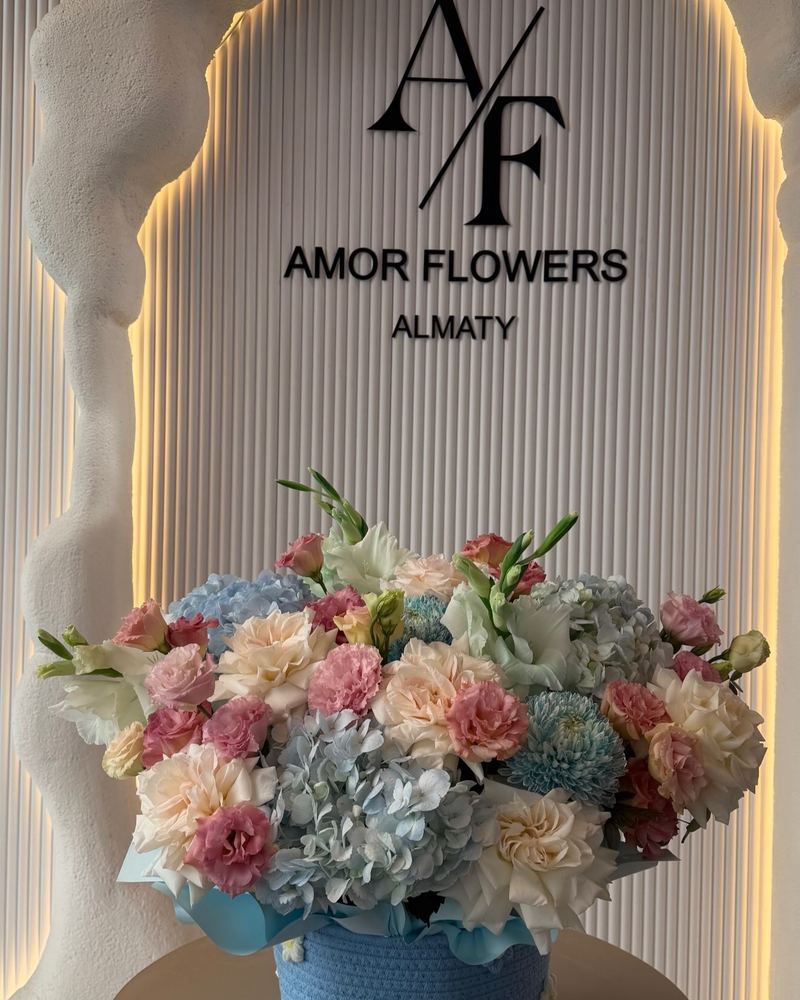 Дизайнерская композиция в кашпо «Amor Deco №26»