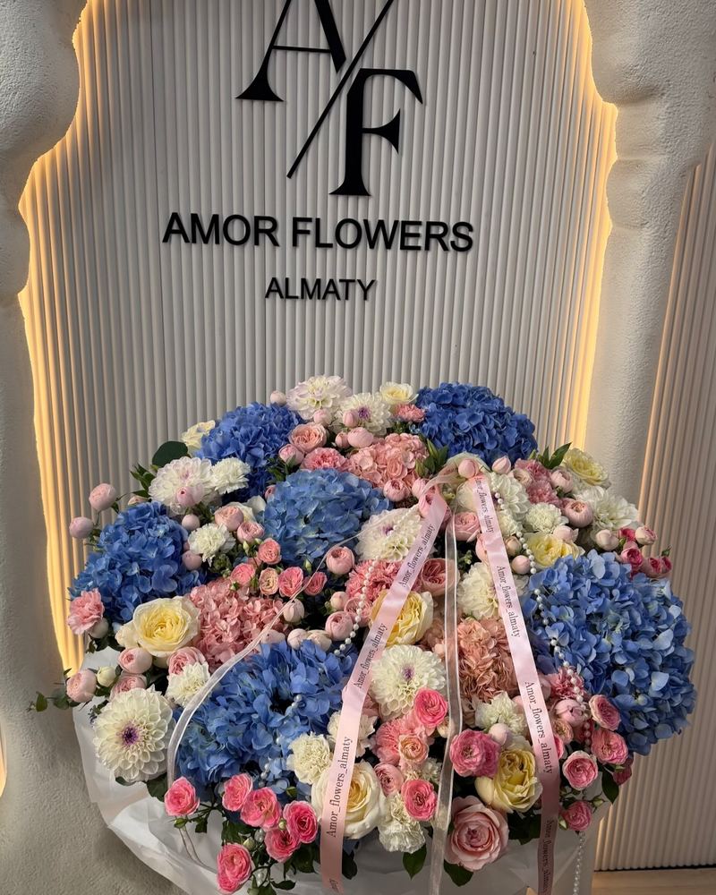 Цветочная шляпная коробка «Amor Elegance №2»