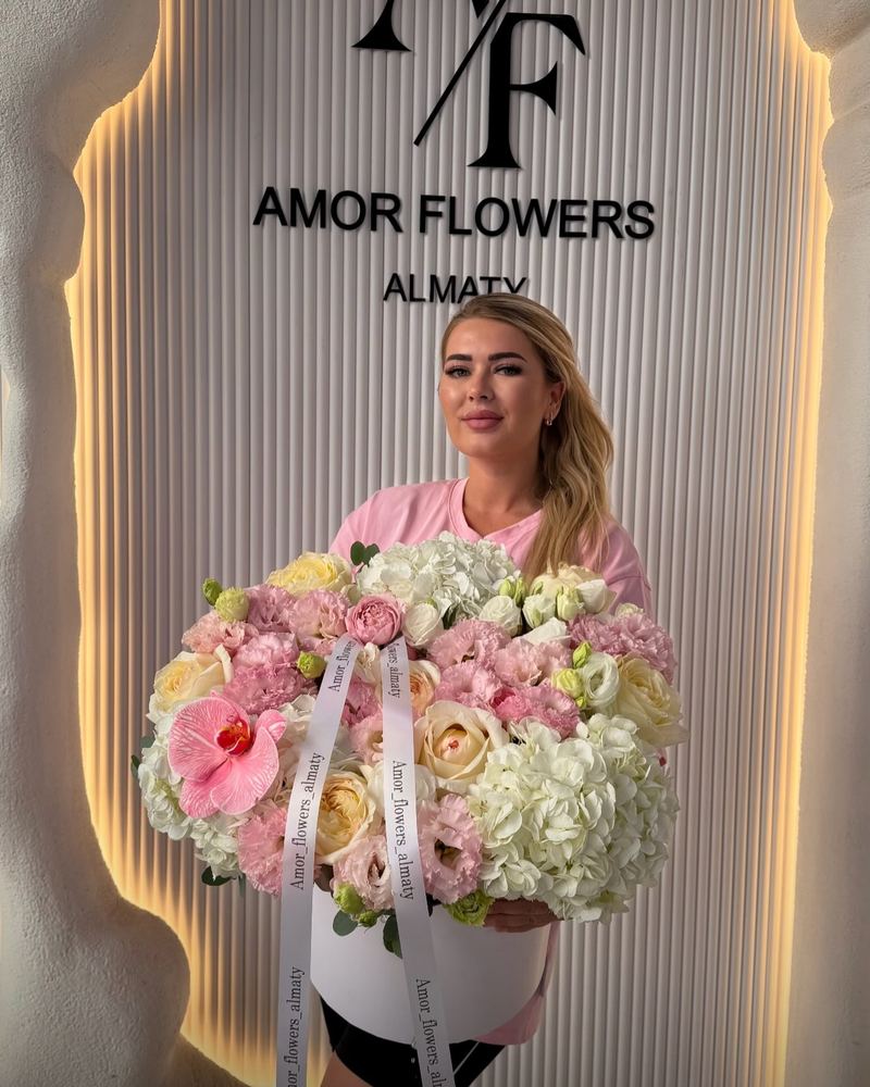 Цветочная шляпная коробка «Amor Elegance №53»