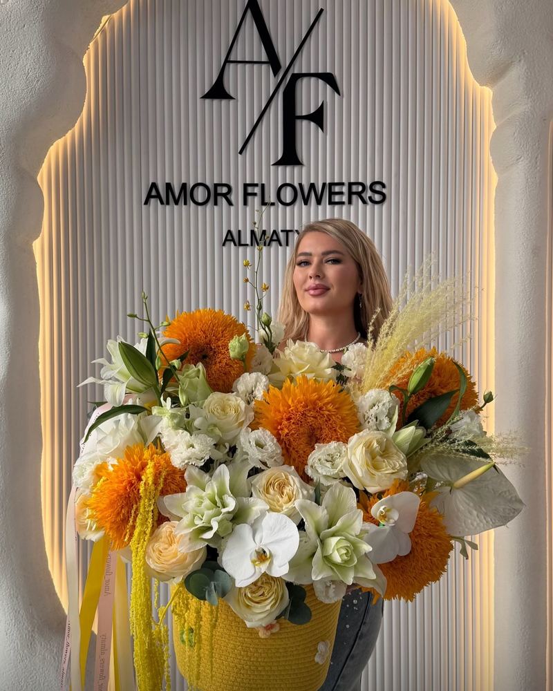 Дизайнерская композиция в кашпо «Amor Deco №33»