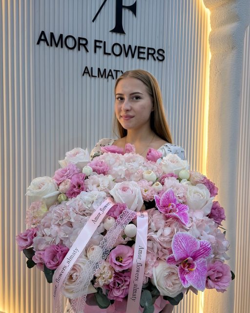 Цветочная шляпная коробка «Amor Elegance №11»