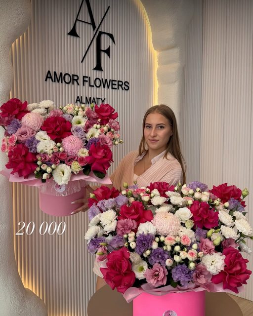 Цветочная шляпная коробка «Amor Elegance №12»