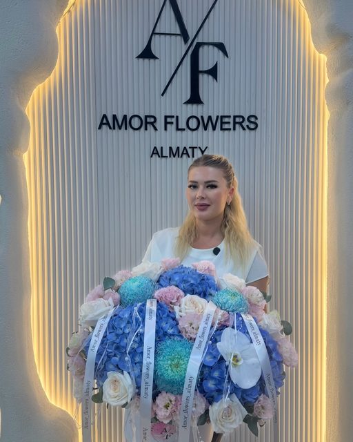 Цветочная шляпная коробка «Amor Elegance №35»
