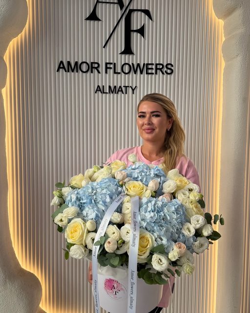 Цветочная шляпная коробка «Amor Elegance №55»