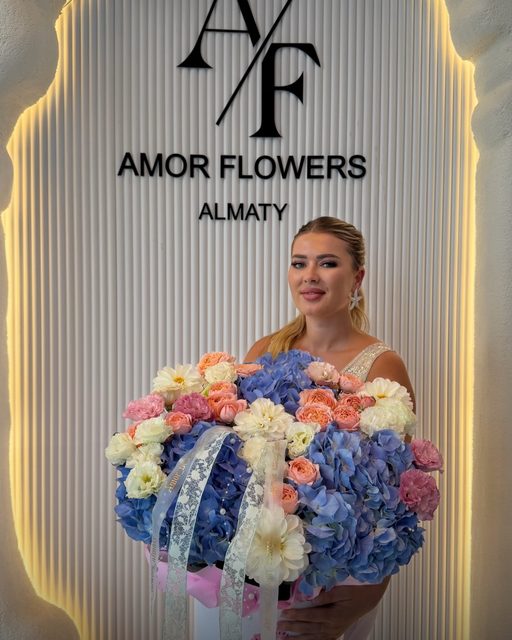 Цветочная шляпная коробка «Amor Elegance №31»