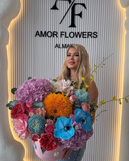 Дизайнерская композиция в кашпо «Amor Deco №31»