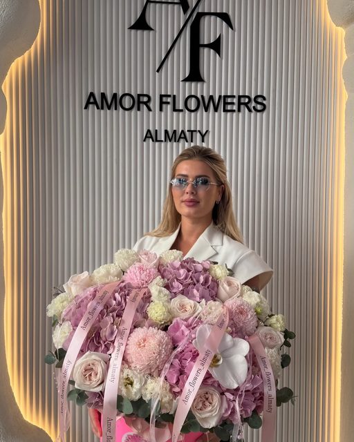 Цветочная шляпная коробка «Amor Elegance №37»