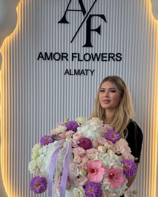 Дизайнерская композиция в кашпо «Amor Deco №22»