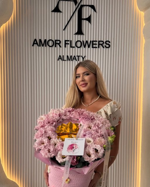 Дизайнерская композиция в кашпо «Amor Deco №2»
