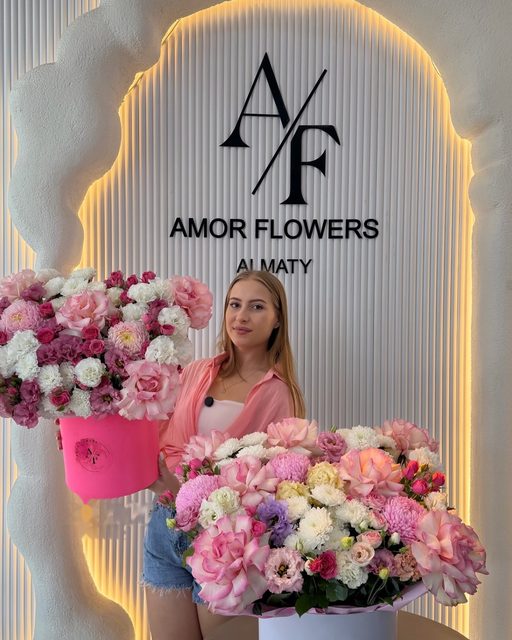 Цветочная шляпная коробка «Amor Elegance №23»