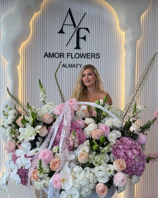 Дизайнерская композиция в кашпо «Amor Deco №37»