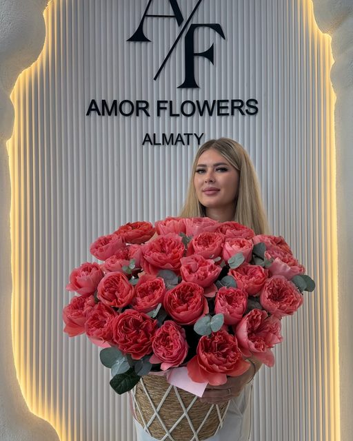 Дизайнерская композиция в кашпо «Amor Deco №27»