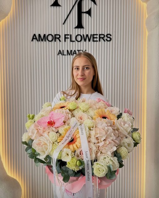 Цветочная шляпная коробка «Amor Elegance №44»