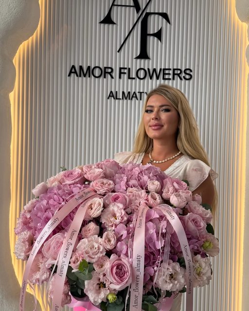 Цветочная шляпная коробка «Amor Elegance №17»