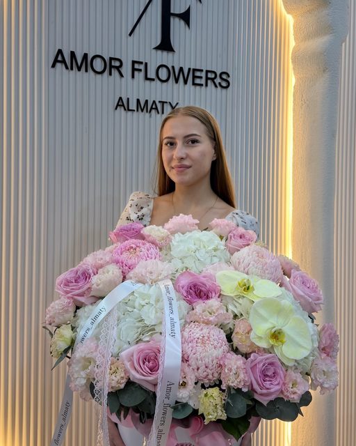 Цветочная шляпная коробка «Amor Elegance №10»