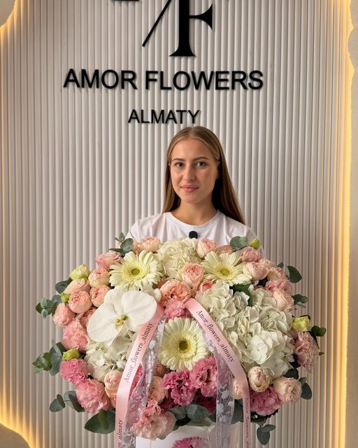 Цветочная шляпная коробка «Amor Elegance №43»
