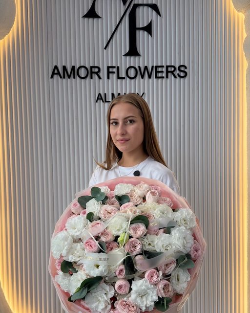 Цветочная шляпная коробка «Amor Elegance №59»