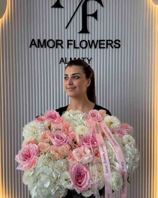 Цветочная шляпная коробка «Amor Elegance №28»