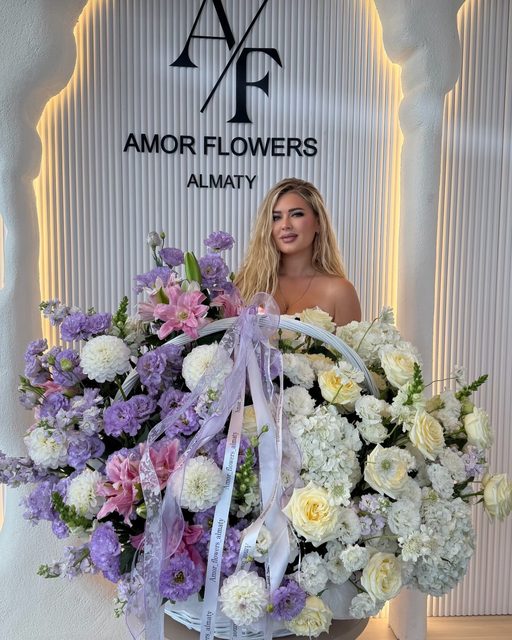 Дизайнерская композиция в кашпо «Amor Deco №38»